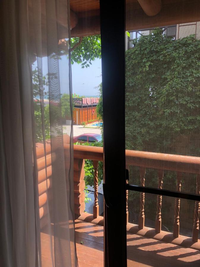 Веселий Кут Hotel Zaliznyi Port Buitenkant foto