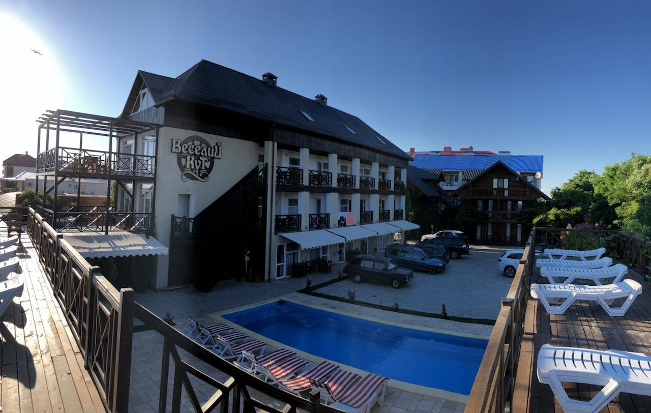 Веселий Кут Hotel Zaliznyi Port Buitenkant foto