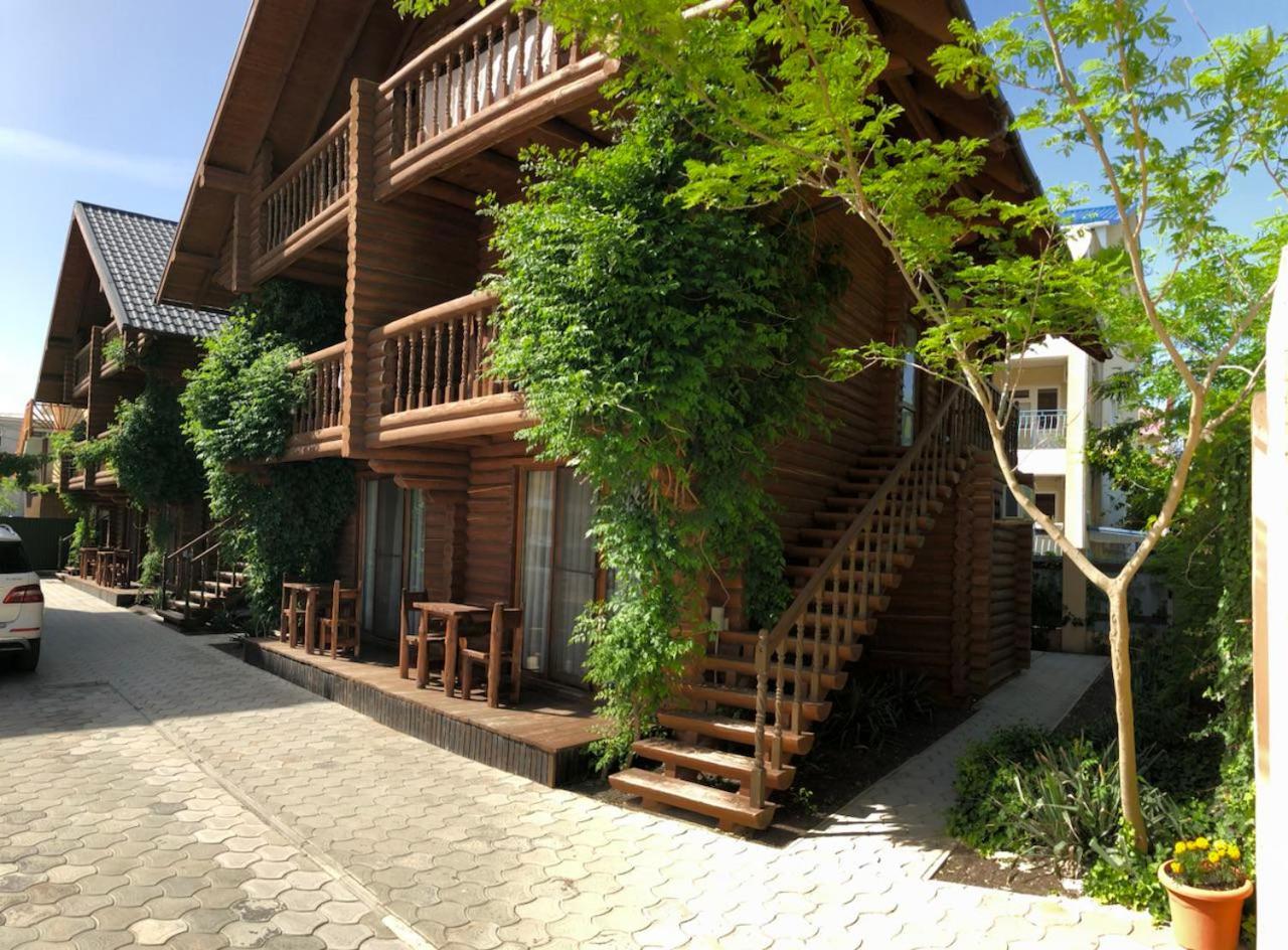 Веселий Кут Hotel Zaliznyi Port Buitenkant foto