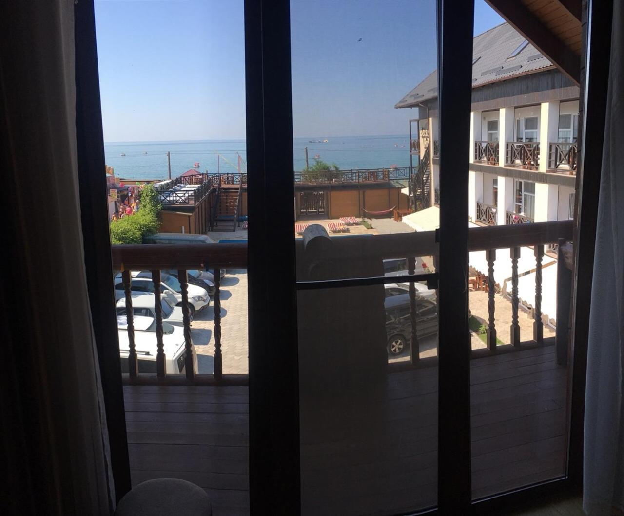 Веселий Кут Hotel Zaliznyi Port Buitenkant foto